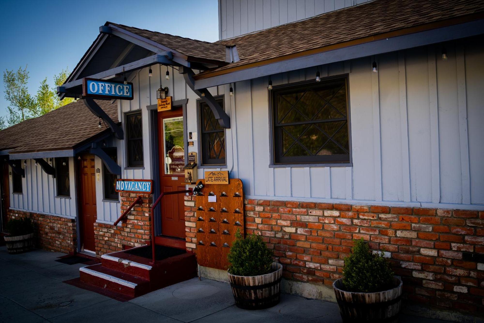 Yosemite Gateway Motel Lee Vining Exterior photo